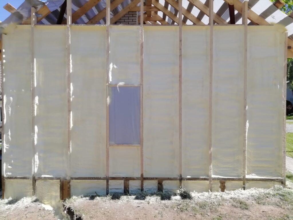 avatud pooriga pur vaht fassaadi soojustamine